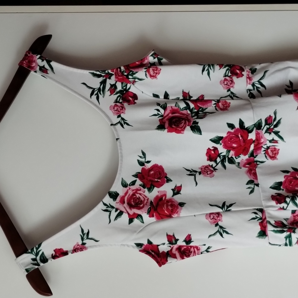Floral dress by Divided ( H &M ) size 12 - Picture 2 of 6